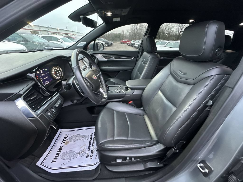 Used 2023 Cadillac XT6 Sport w/ Technology Package AWD/4WD image 11