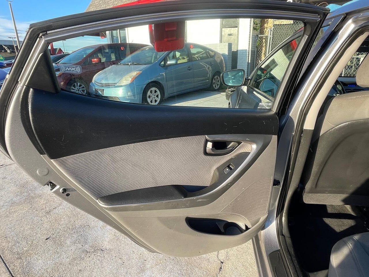 Used 2012 Hyundai Elantra GLS w/ Preferred Pkg 3 FWD image 10