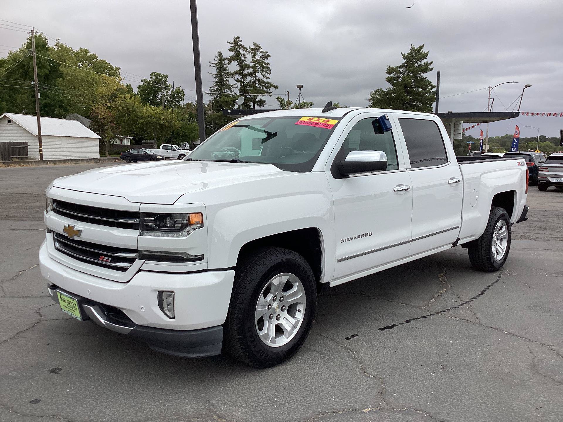 Used 2017 Chevrolet Silverado 1500 LTZ Z71 w/ LTZ Plus Package AWD/4WD image 5