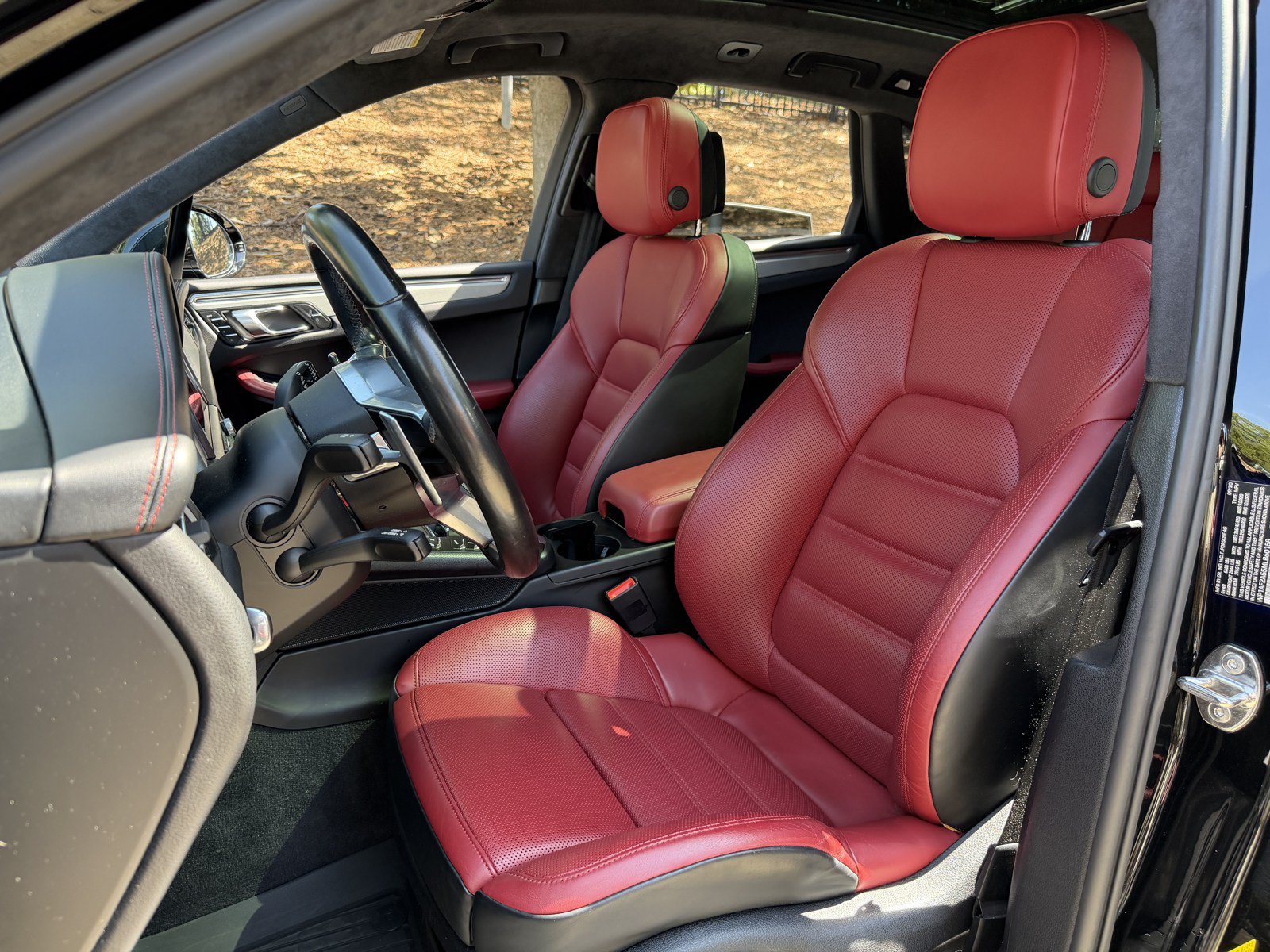 Used 2021 Porsche Macan Turbo AWD/4WD image 16