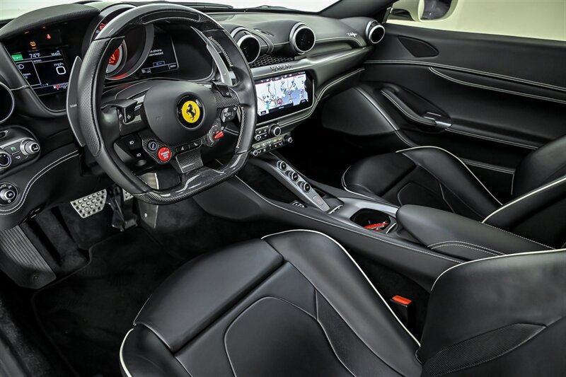 Used 2019 Ferrari Portofino RWD image 22