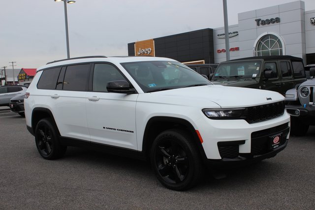 Used 2023 Jeep Grand Cherokee L Laredo