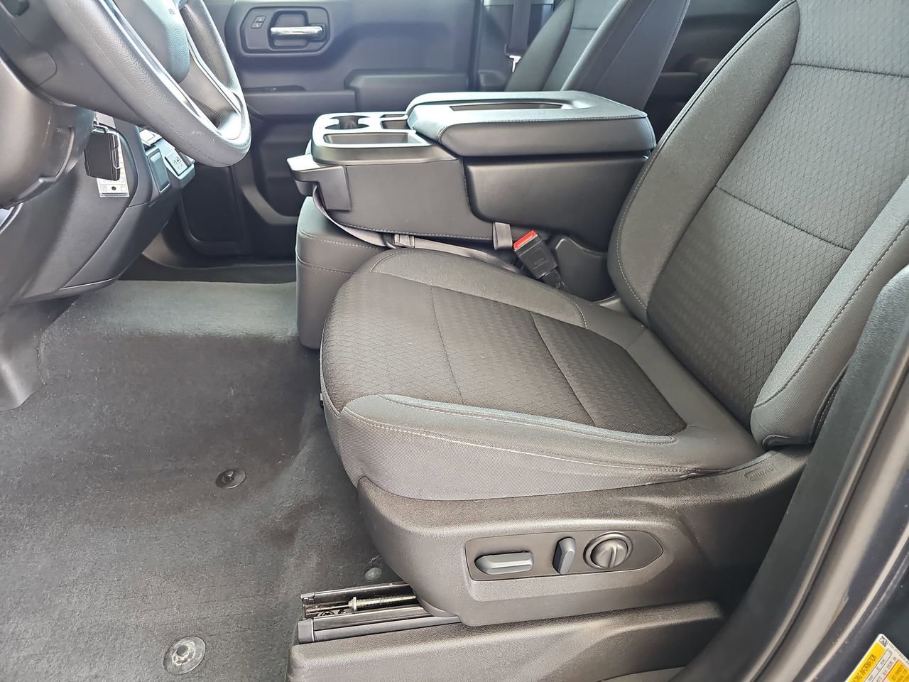 Used 2022 Chevrolet Silverado 1500 Custom w/ Safety Confidence Package AWD/4WD image 18