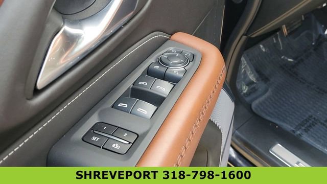 Certified 2024 GMC Yukon XL Denali Ultimate AWD/4WD image 30