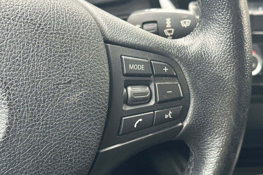 Used 2017 BMW 320i Sedan image 24