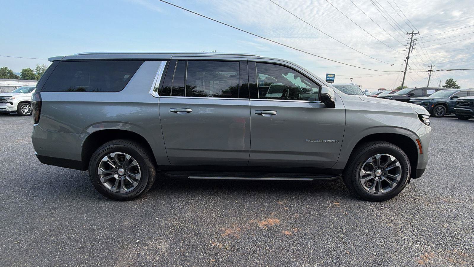 New 2026 Chevrolet Suburban LT w/ Comfort Package AWD/4WD image 7