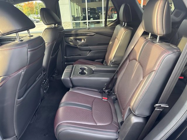 Certified 2025 Honda Pilot Black Edition image 21
