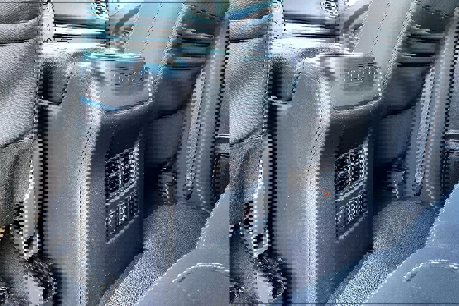 Used 2019 Nissan Titan SV w/ SV Convenience Package image 34