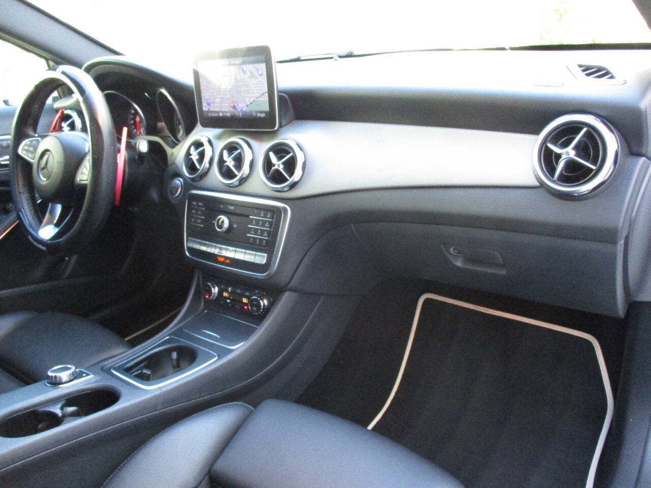 Used 2018 Mercedes-Benz GLA 250 4MATIC image 18