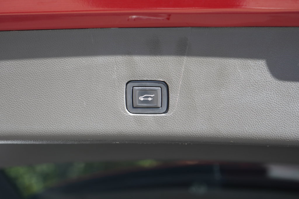 Used 2023 Chevrolet Traverse LT AWD/4WD image 9