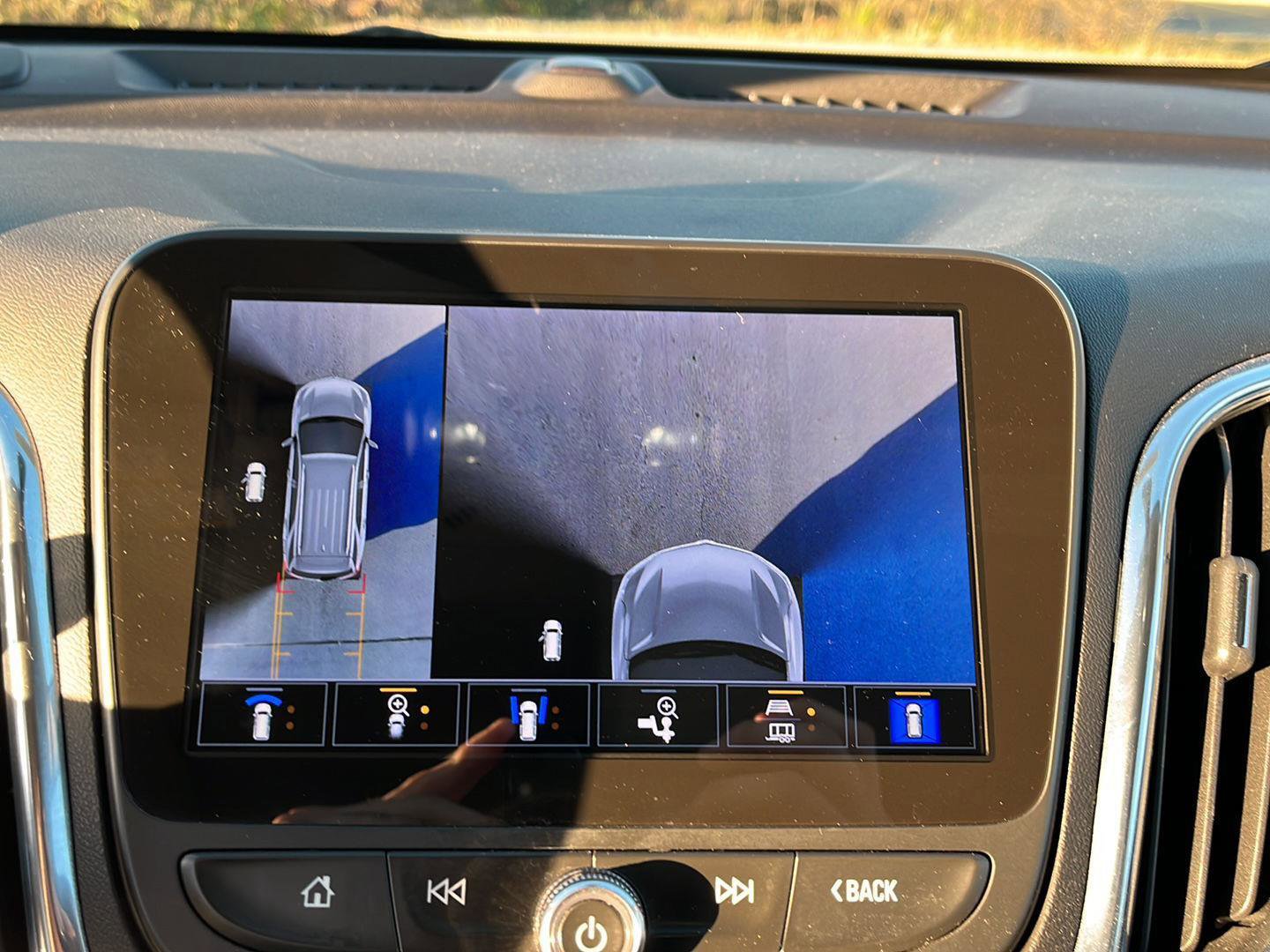 Used 2023 Chevrolet Equinox LT image 22