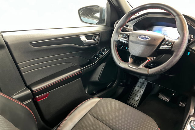 Used 2025 Ford Escape ST-Line Select image 11