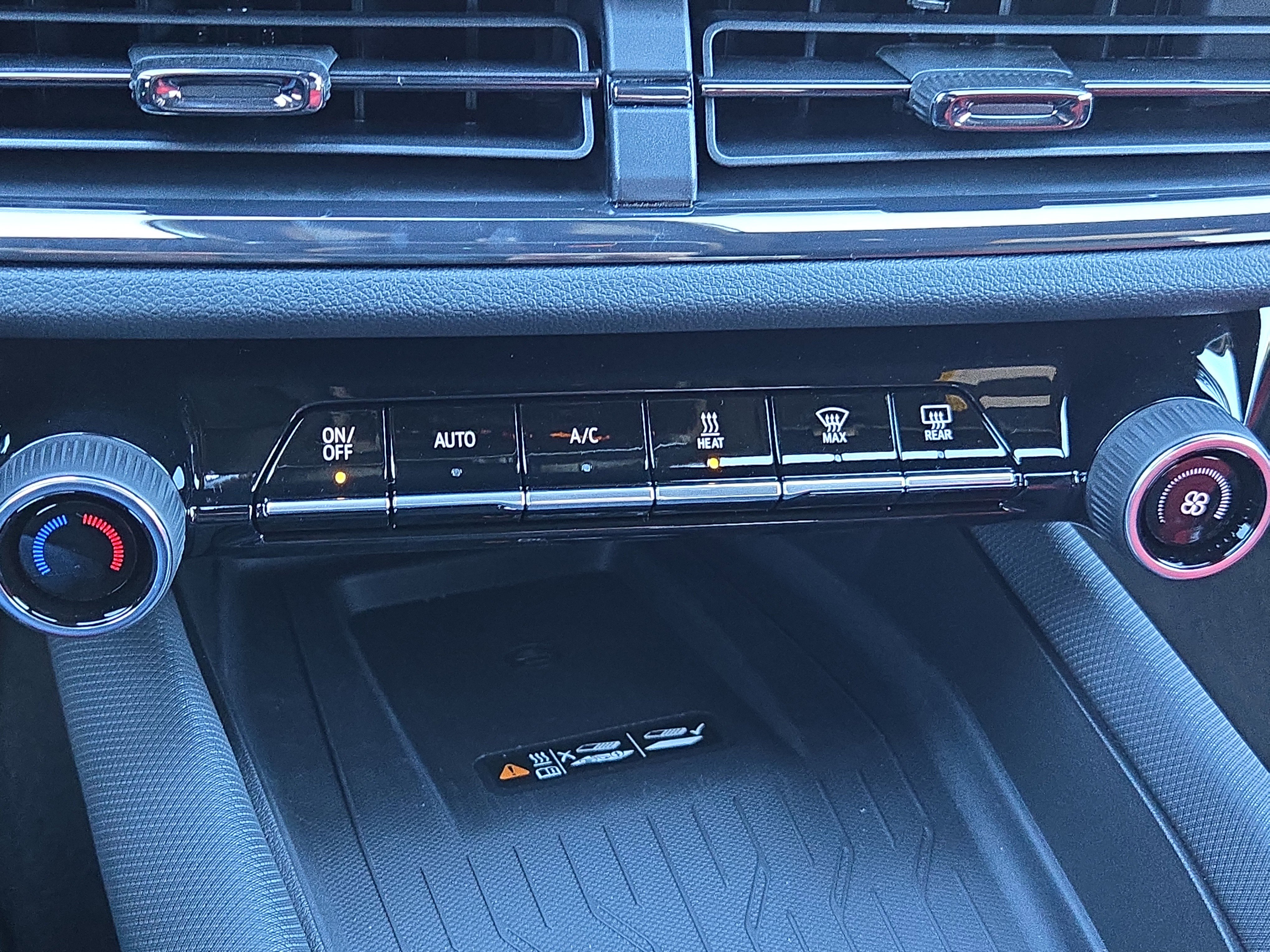 New 2025 Chevrolet Equinox EV RS image 32