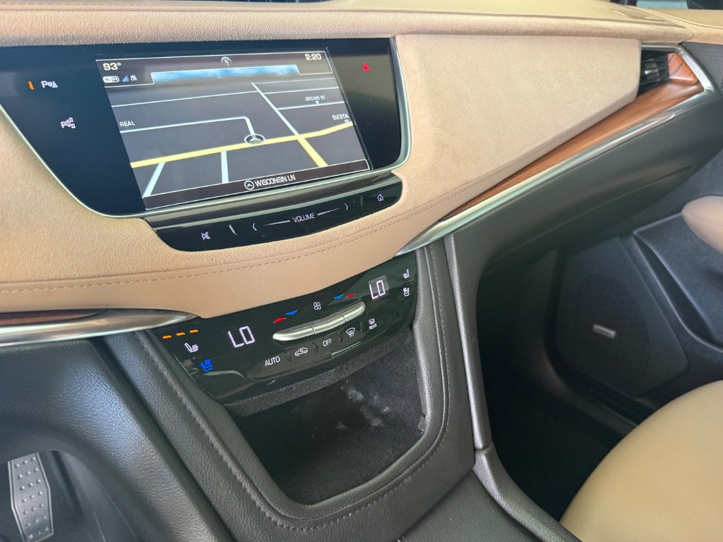 Used 2018 Cadillac XT5 Platinum w/ Driver Assist Package AWD/4WD image 21