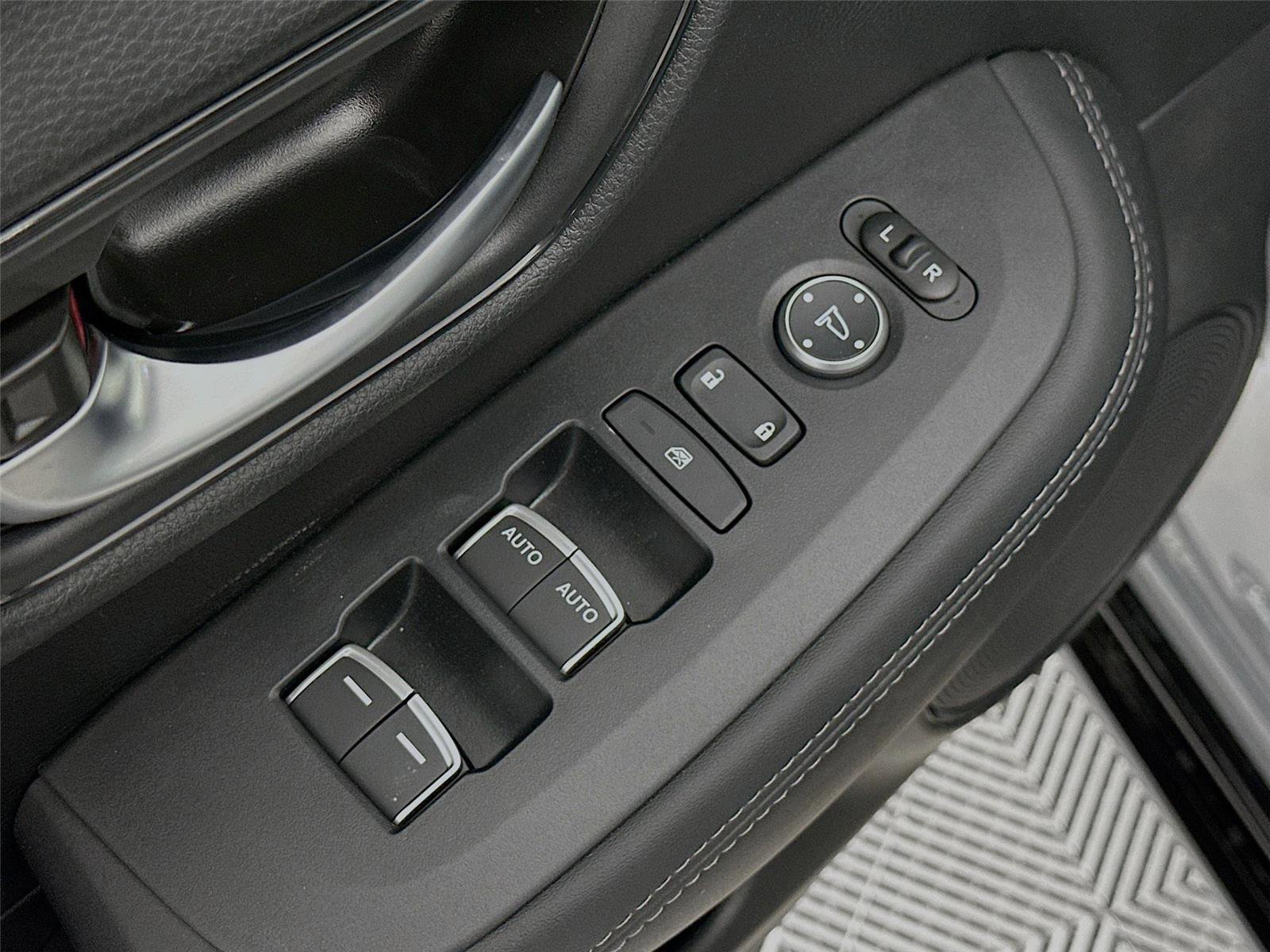 New 2026 Honda HR-V EX-L image 18