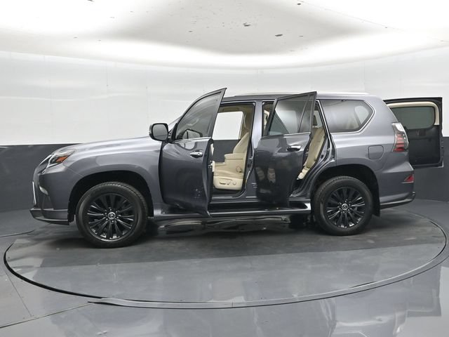 Used 2023 Lexus GX 460 Luxury w/ Sport Design Package AWD/4WD image 53