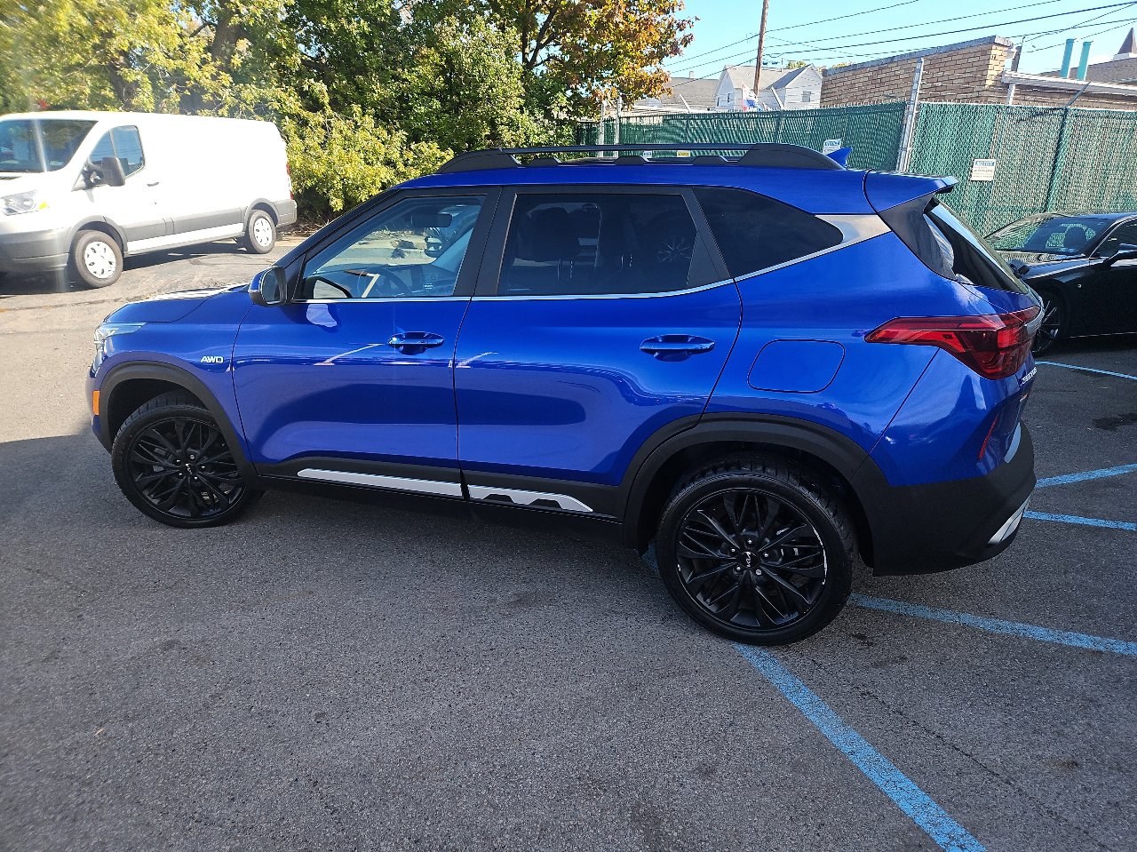 Used 2022 Kia Seltos Nightfall Edition image 6