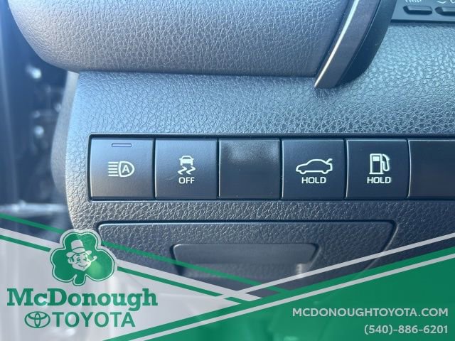 Used 2024 Toyota Camry SE image 12
