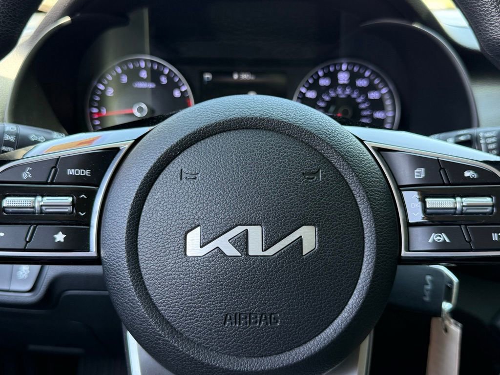 Used 2023 Kia Forte LXS image 28