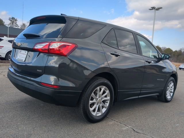 Used 2020 Chevrolet Equinox LS w/ LS Convenience Package image 4