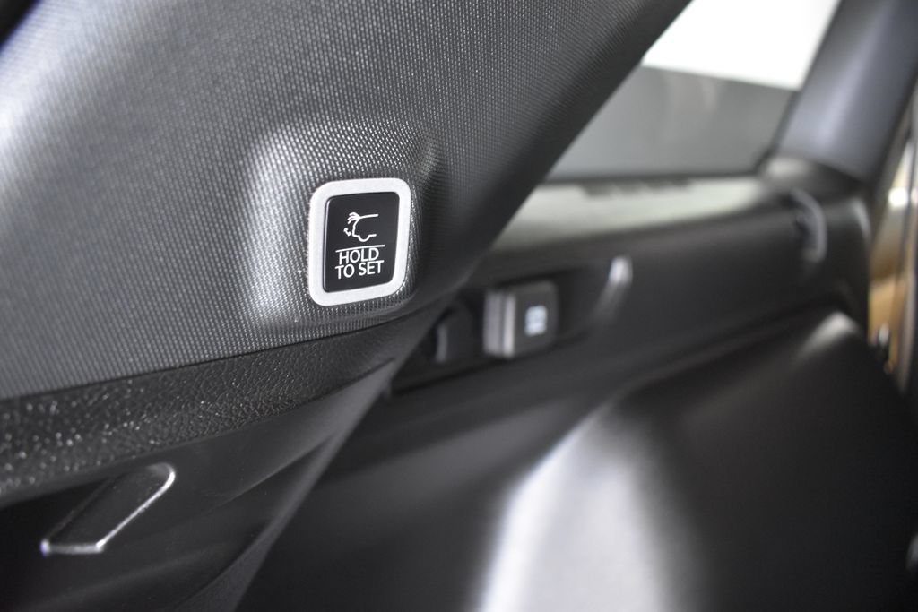 Used 2024 Jeep Grand Cherokee Limited RWD image 38