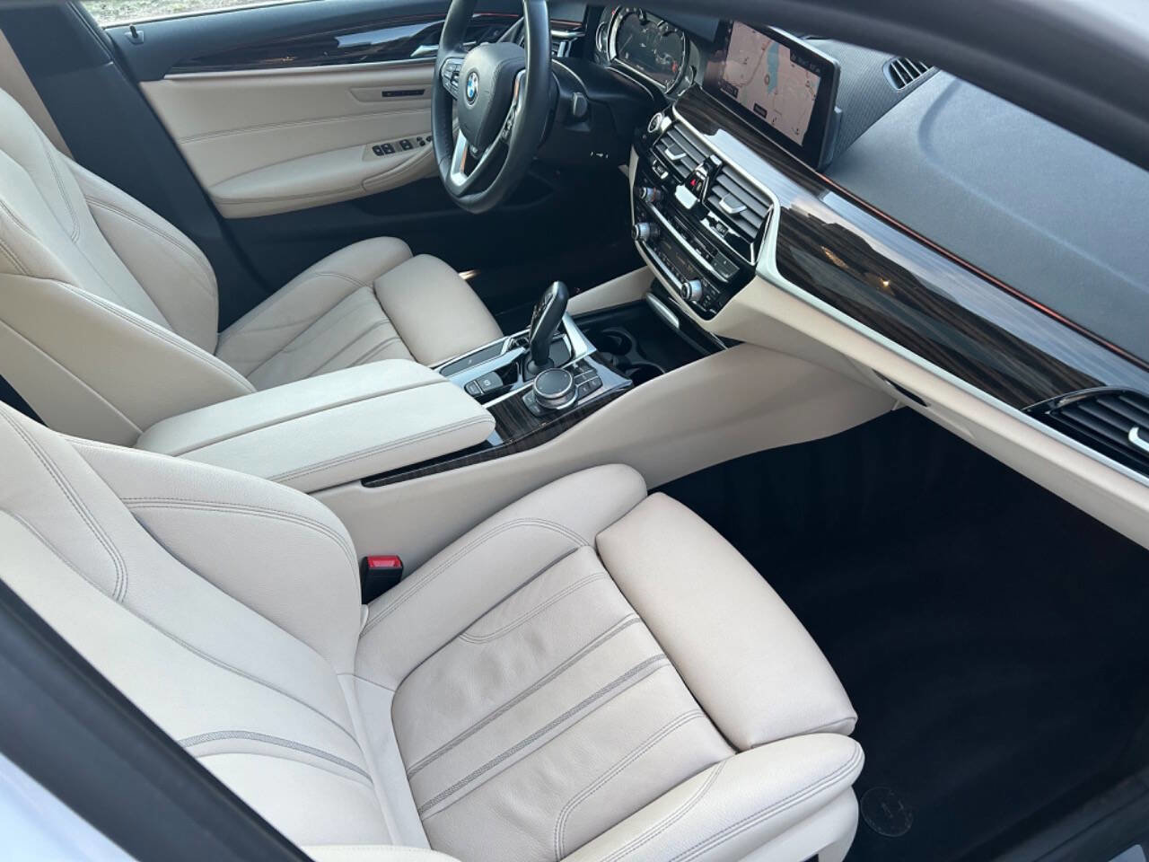 Used 2019 BMW 540i xDrive image 25