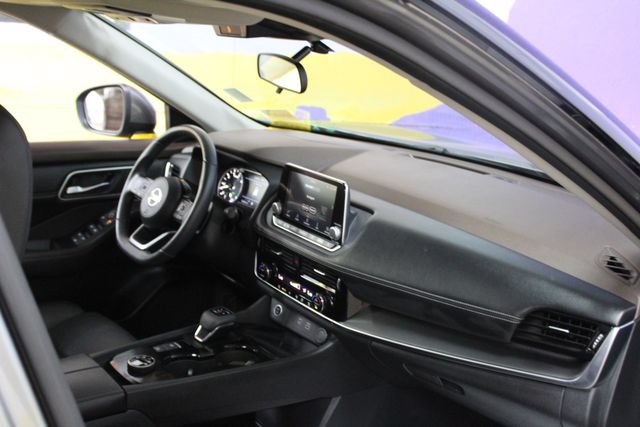 Used 2021 Nissan Rogue SV AWD/4WD image 12
