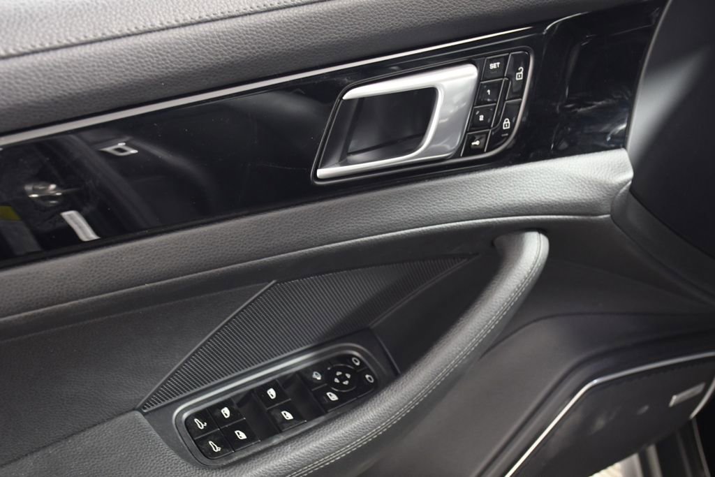 Used 2020 Porsche Panamera 4S AWD/4WD image 15