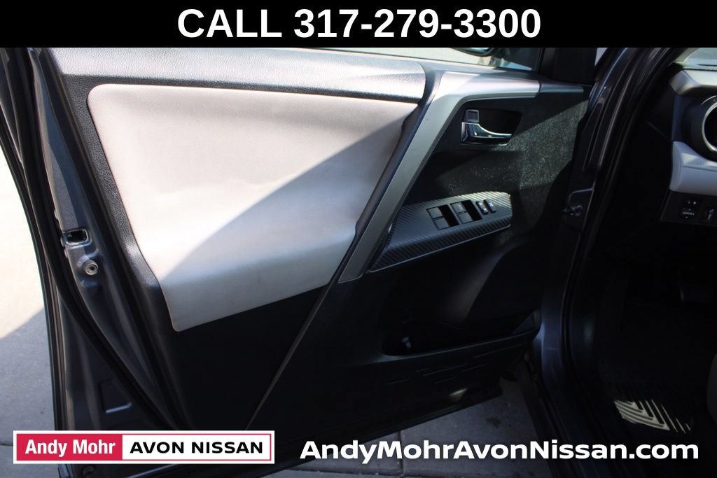 Used 2014 Toyota RAV4 XLE AWD/4WD image 16