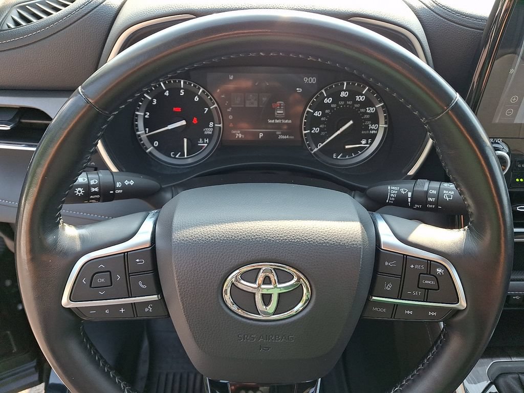 Used 2021 Toyota Highlander Limited AWD/4WD image 21