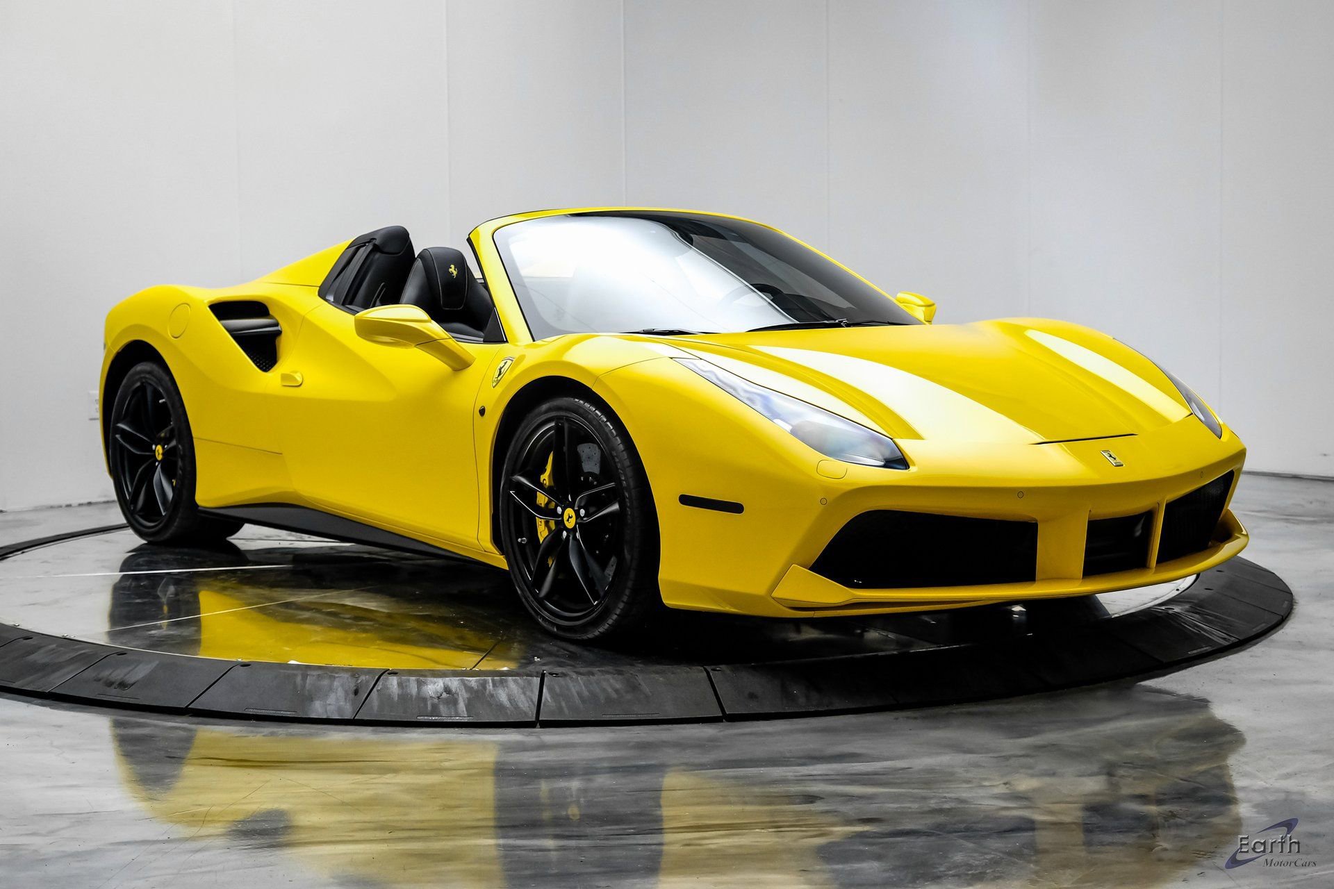 Used 2017 Ferrari 488 Spider image 31