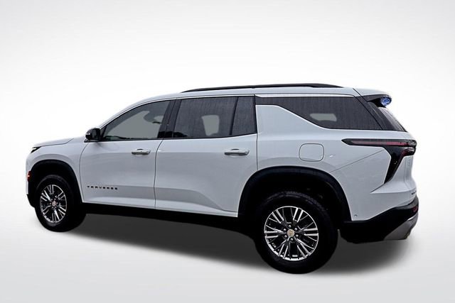 Used 2024 Chevrolet Traverse LT w/ Enhanced Driving Package image 5