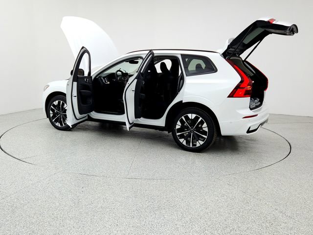 New 2026 Volvo XC60 B5 Plus w/ Climate Package PRO image 12
