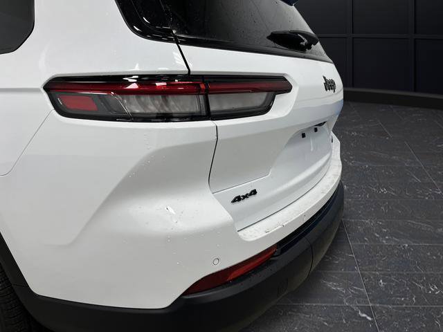 New 2025 Jeep Grand Cherokee L Limited w/ Luxury Tech Group II image 36