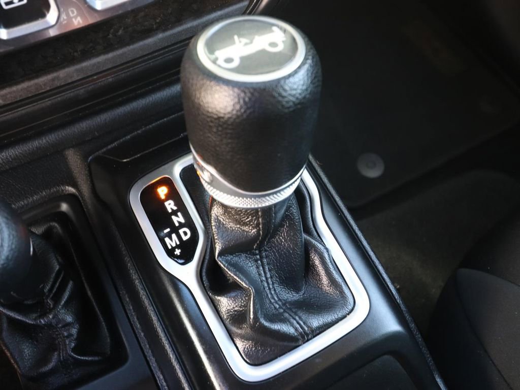 Used 2019 Jeep Wrangler Sport S image 21