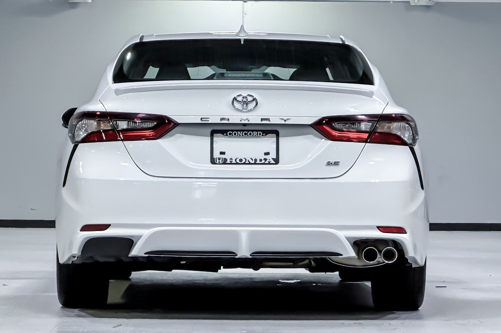 Used 2023 Toyota Camry SE FWD image 10