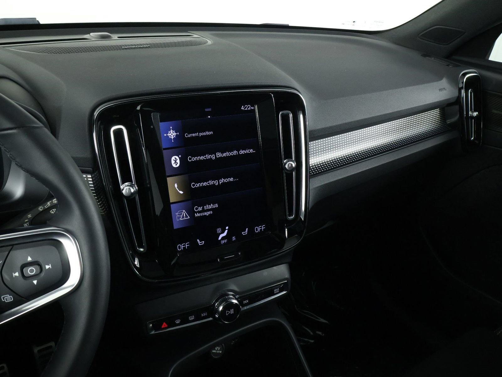 Certified 2022 Volvo XC40 T5 R-Design w/ Advanced Package AWD/4WD image 9