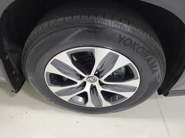 Used 2022 Toyota Highlander XLE FWD image 40
