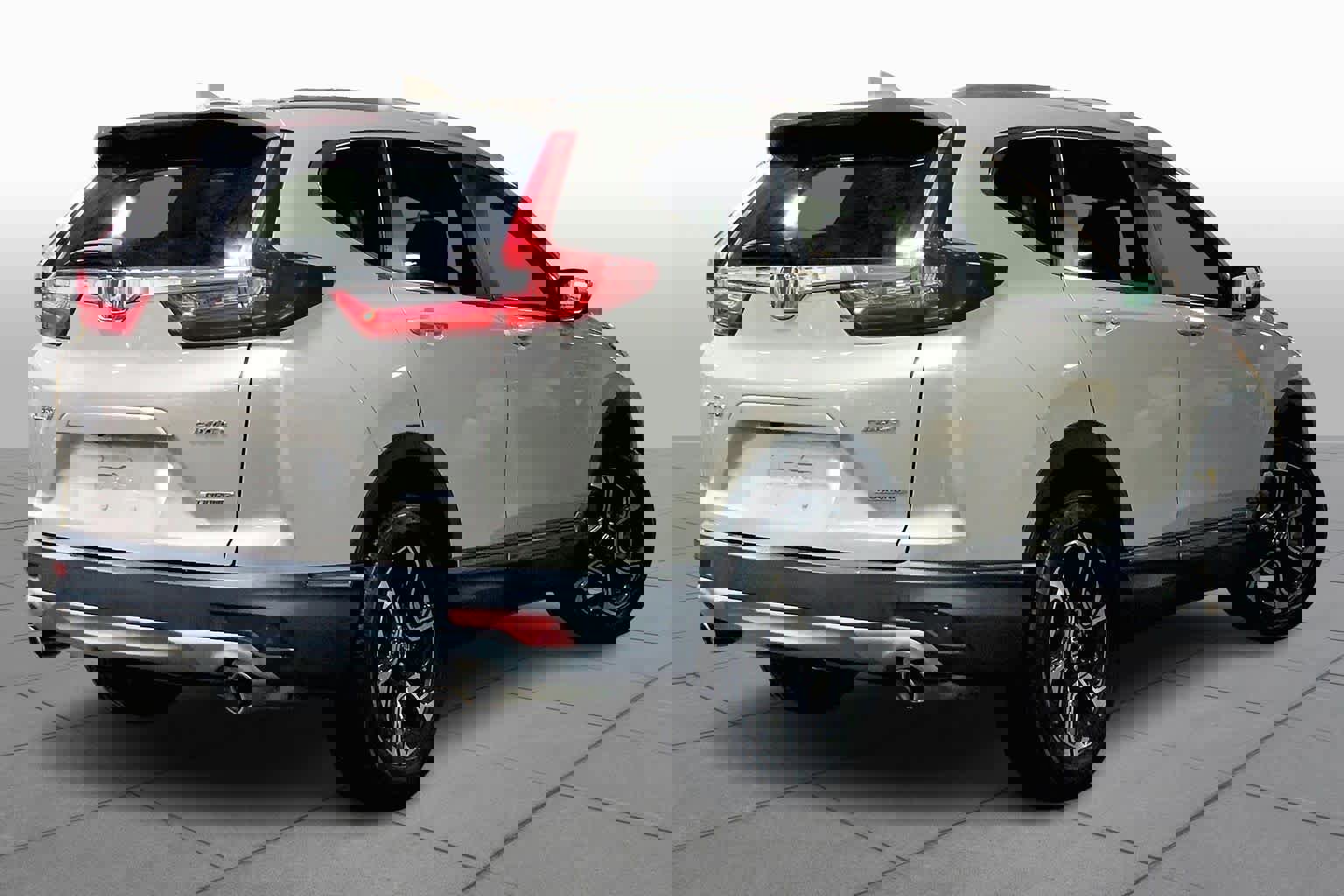 Used 2018 Honda CR-V Touring image 12