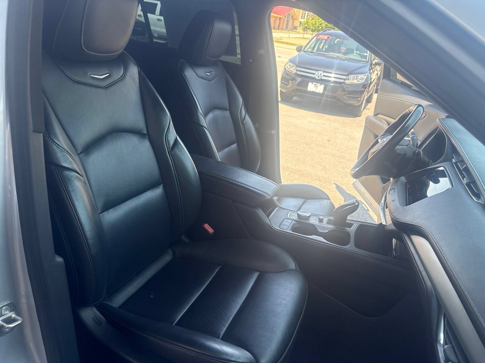 Used 2020 Cadillac XT4 Premium Luxury AWD/4WD image 21