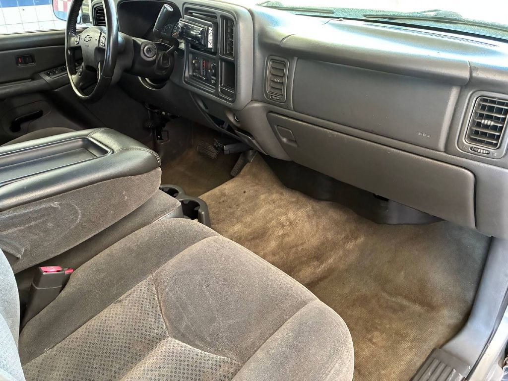 Used 2005 Chevrolet Silverado 2500 LS w/ Skid Plate Package AWD/4WD image 15
