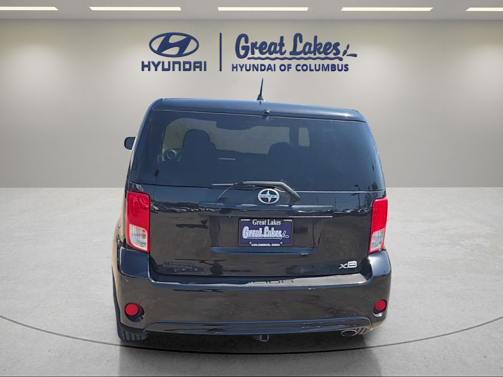 Used 2015 Scion xB FWD image 4