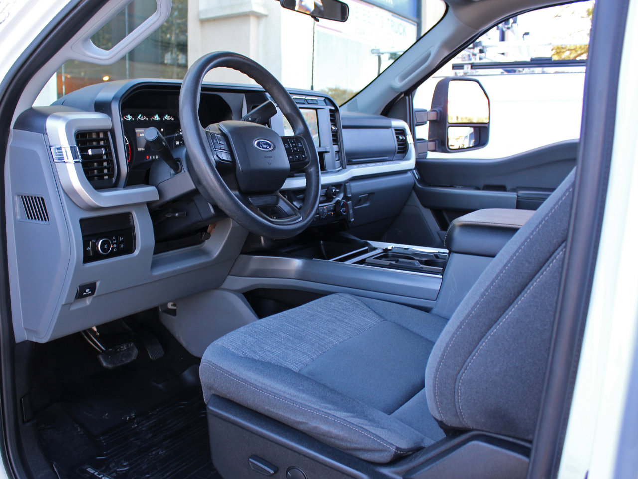 Used 2024 Ford F250 XLT w/ FX4 Off-Road Package image 19