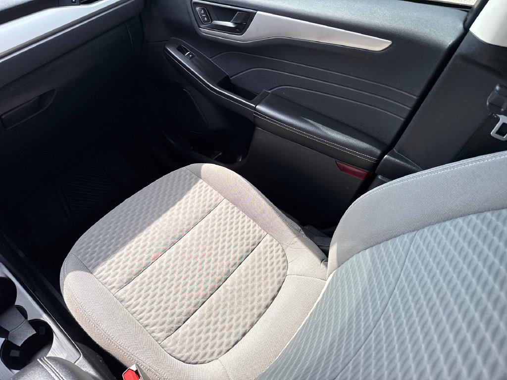 Used 2022 Ford Escape SE w/ SE Sport Appearance Package FWD image 15
