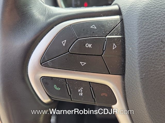 Used 2020 Jeep Grand Cherokee Altitude image 25