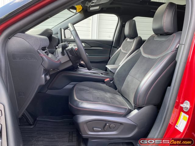 Used 2025 Ford Explorer ST w/ Sun And Sound Package AWD/4WD image 27