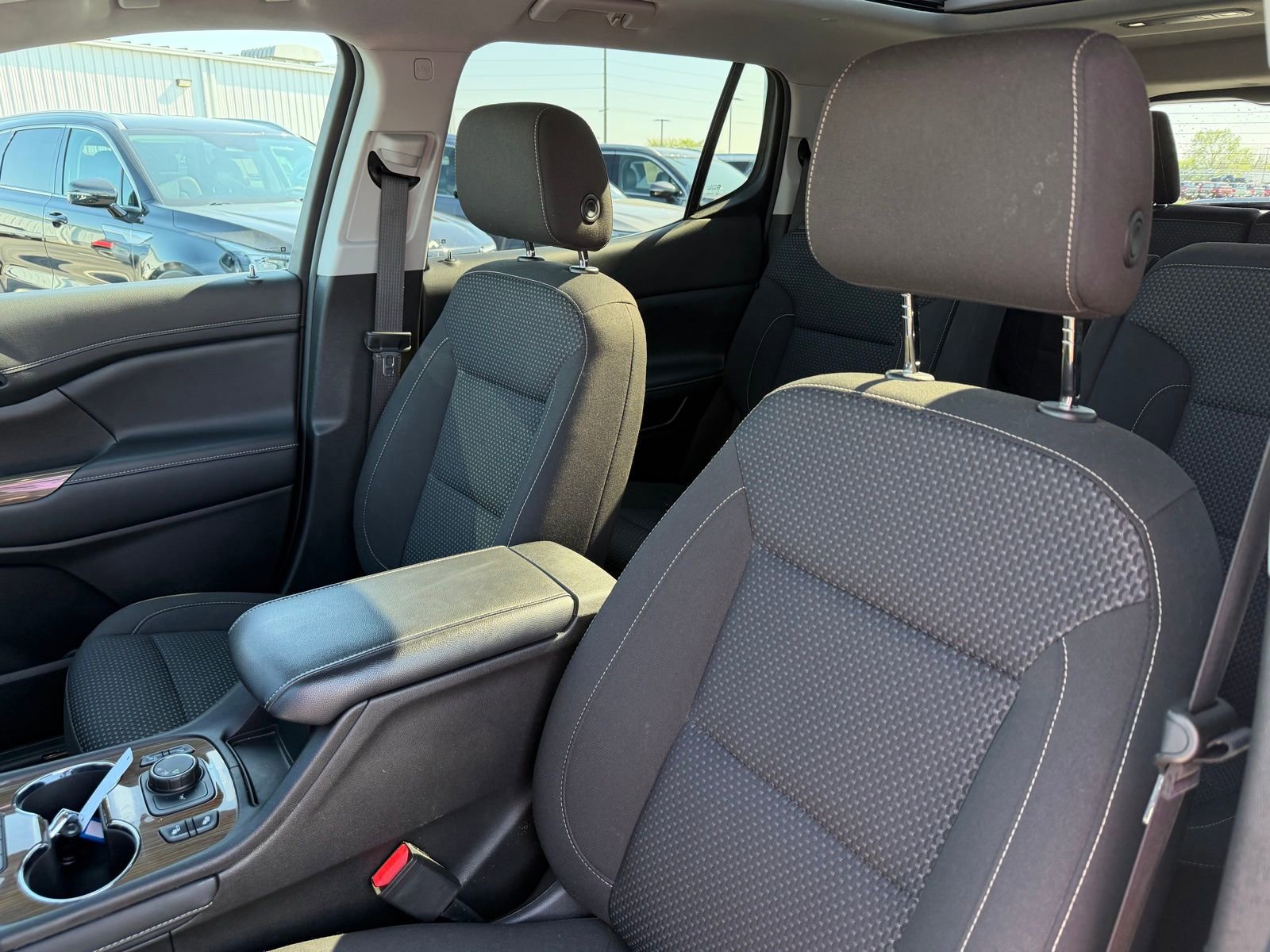 Used 2022 GMC Acadia SLE w/ Driver Convenience Package image 13