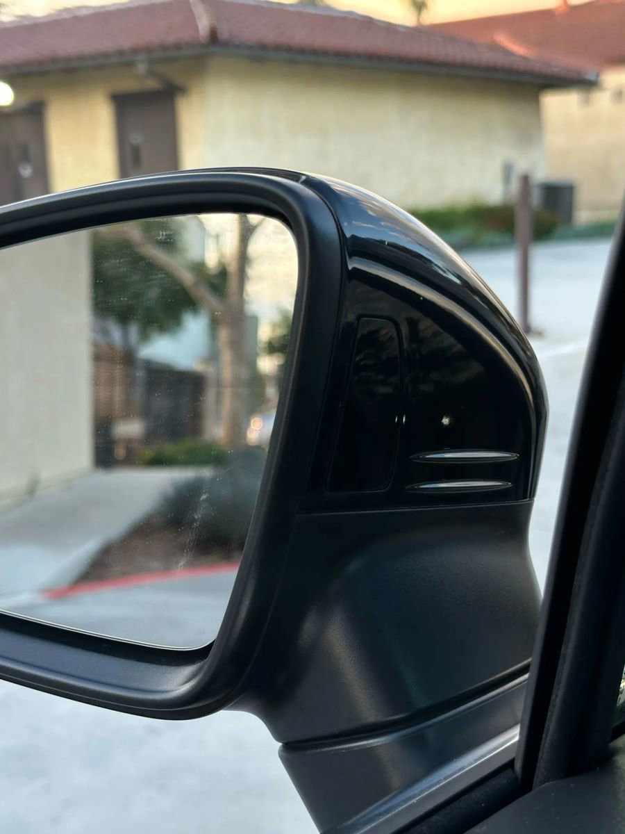 Used 2023 Volkswagen Tiguan SE w/ Panoramic Sunroof Package image 19