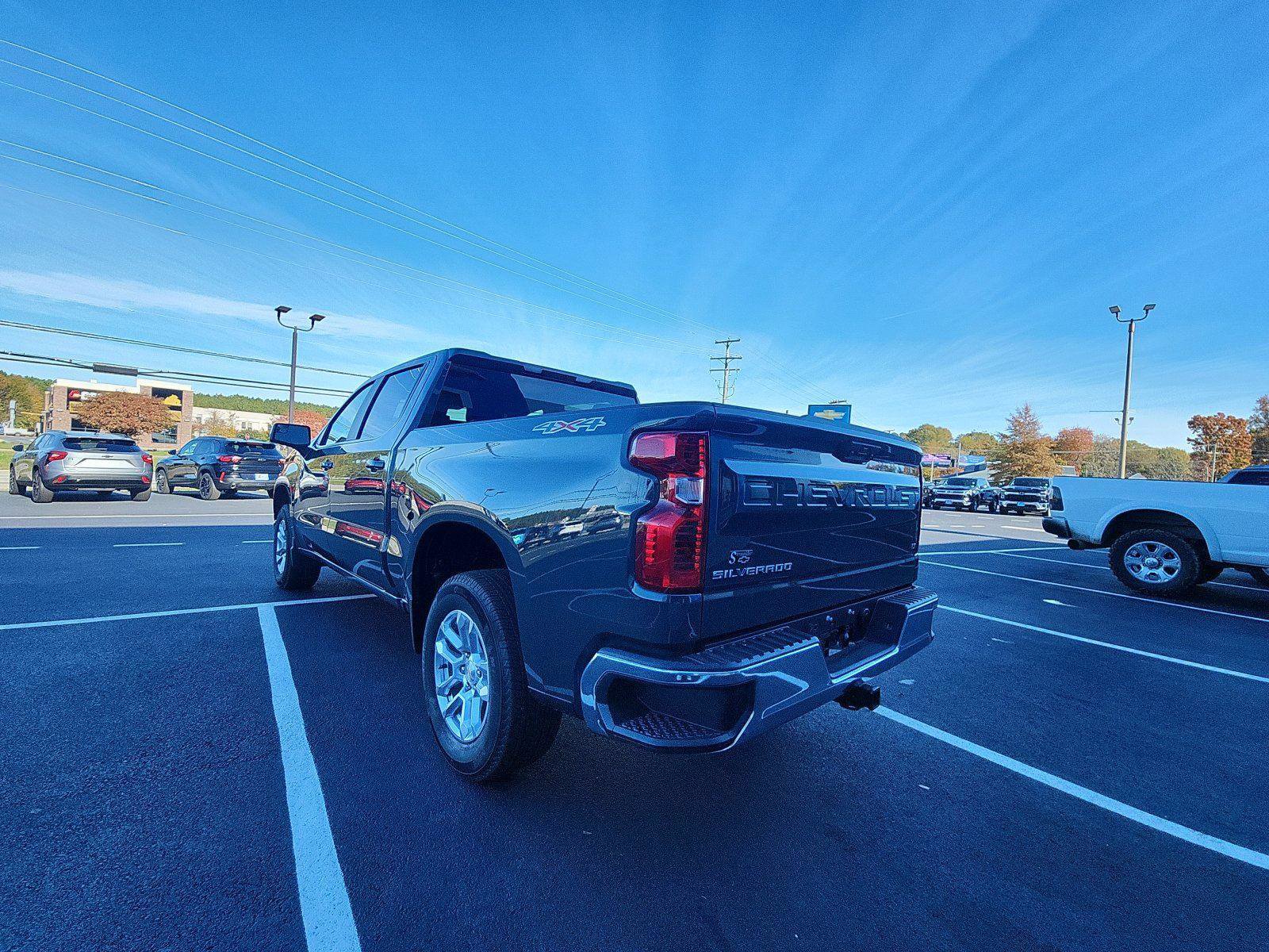 New 2025 Chevrolet Silverado 1500 LT image 3