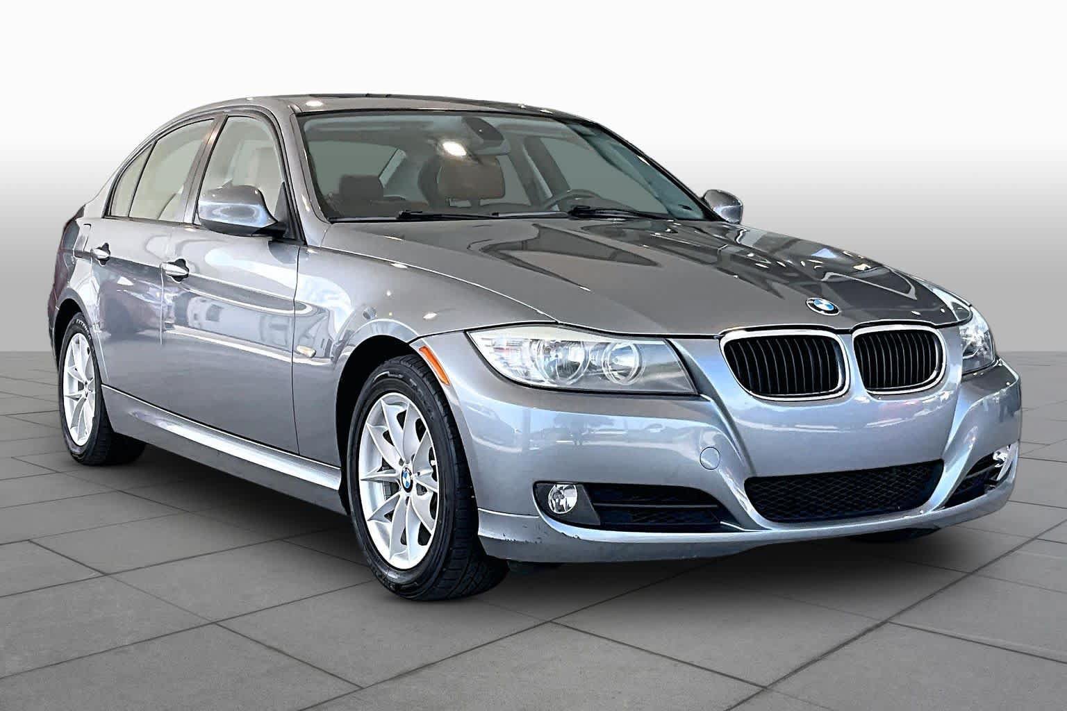 Used 2010 BMW 328i Sedan RWD image 2